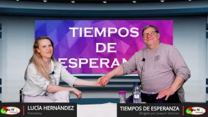 Lucía Hernández, periodista: «La radio me atrapó en una `pecera´ y desde entonces no he podido salir de ella»