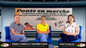 Los enfermeros Ismael Carrillo y Encarni Cano comentan las características de los talleres Otago y «Ponte en marcha»