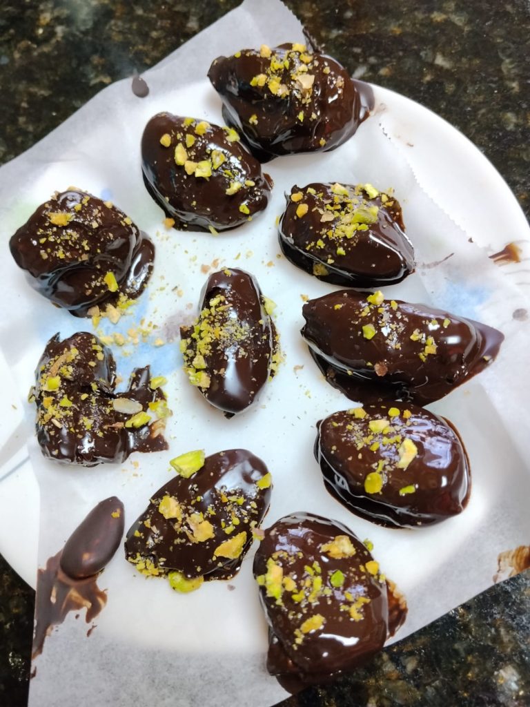 RECETAS COMPARTIDAS 20260924 Aurora Valverde Montero Boll proteínico y bombones de dátil2